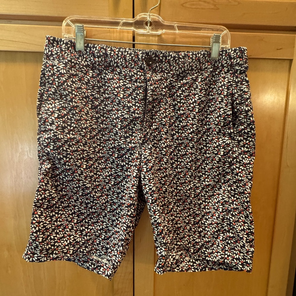 J. Crew Men’s 32w Floral Patterned Shorts with 9” inseam